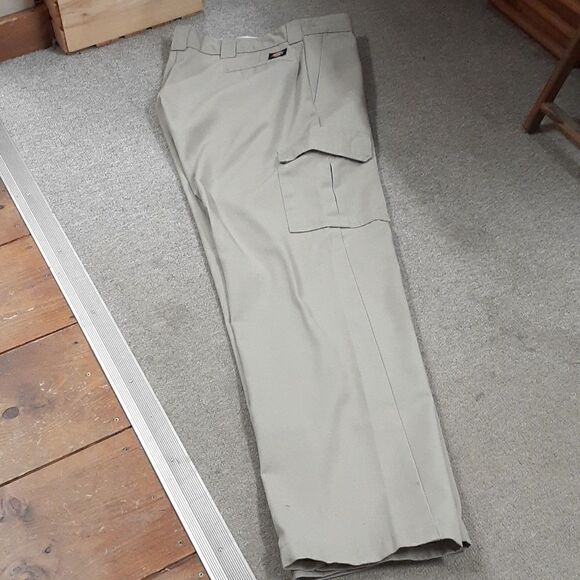 DickiesRelaxed Fit St. LegCargo WorkPants, Desert Sand size 41 W X 34 inseam x45 - Picture 3 of 11